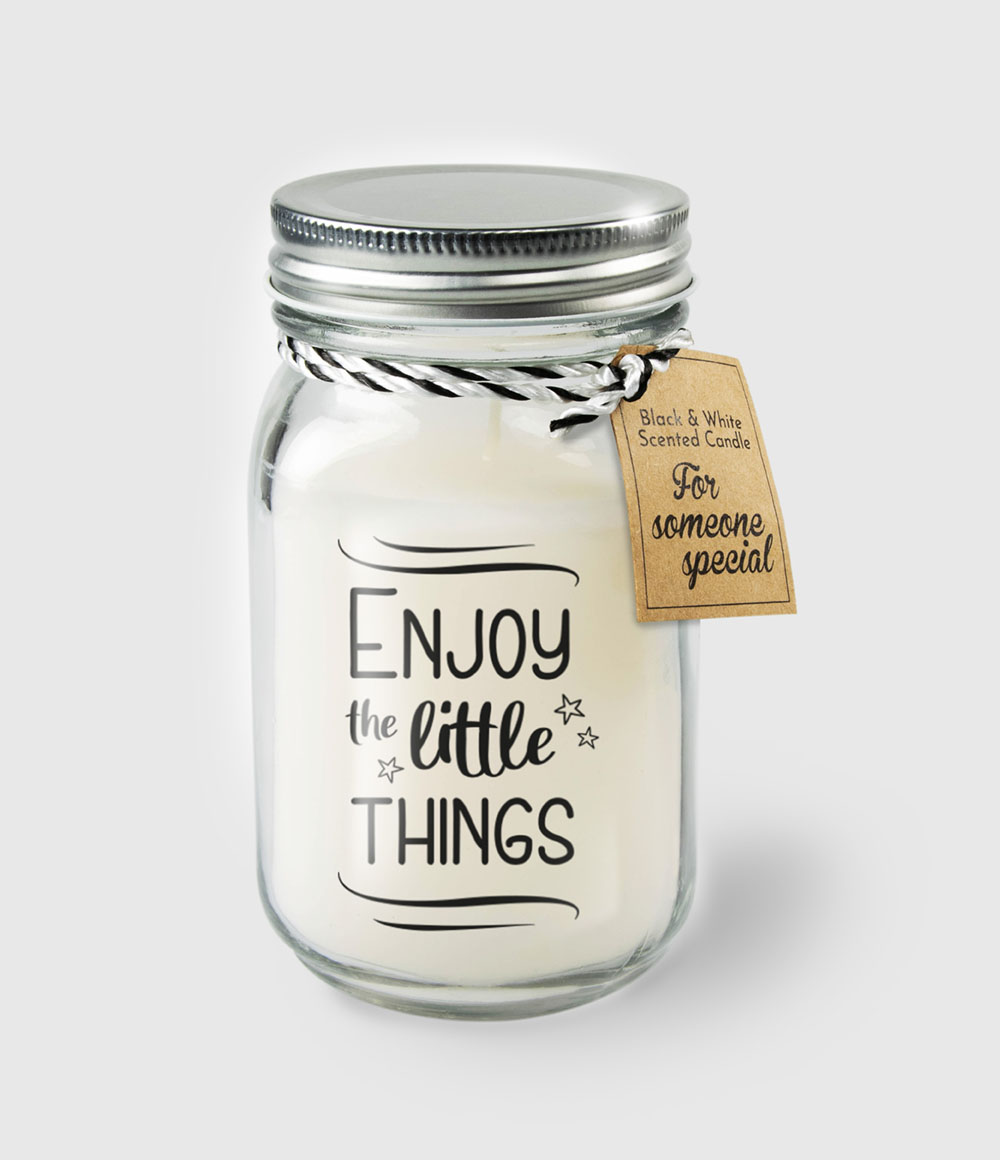 Deze Black And White Scented Candle Met Tekst Is Verkrijgbaar In Een Mooie