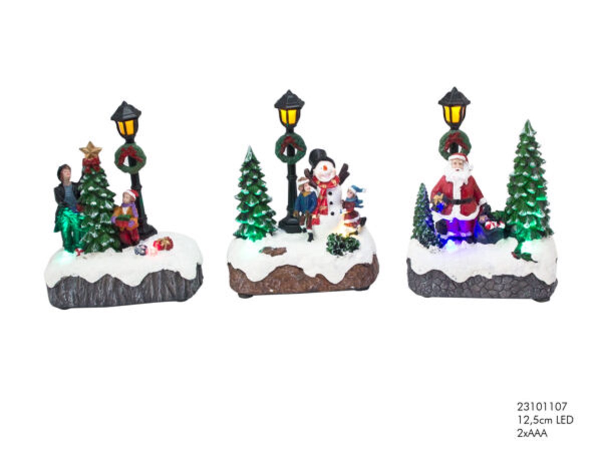 Kerstscene Polystone Met Lantaarn- 12,5x9,5x5,5 Cm- LED- (excl.2xAAA Batterij)